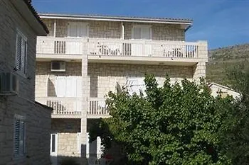 Tomasovic With Pool In Lägenhet *