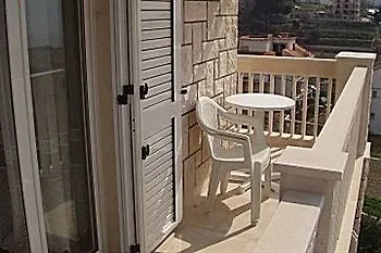 Tomasovic With Pool In Lägenhet *