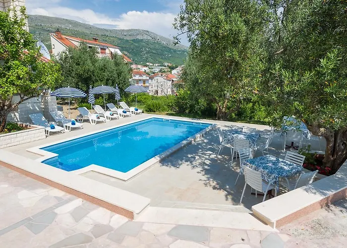 Tomasovic With Pool In *