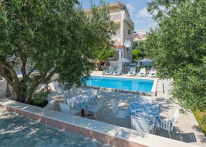 Appartamento Tomasovic With Pool In *