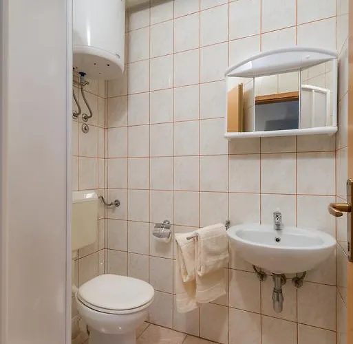 Appartamento Tomasovic With Pool In Podstrana