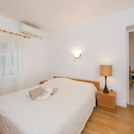 Apartman Tomasovic With Pool In Podstrana