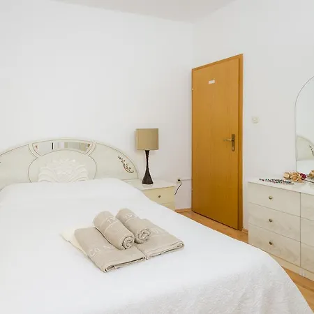 Apartman Tomasovic With Pool In *