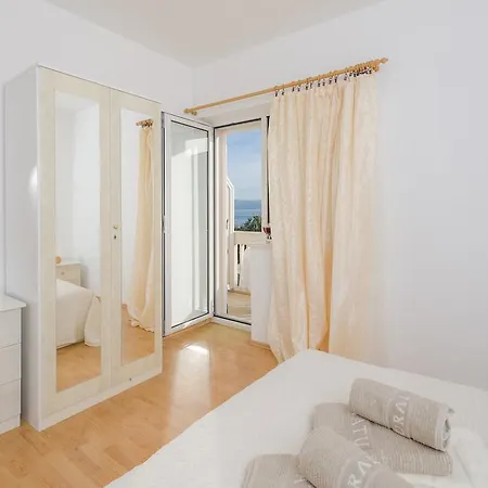 Apartman Tomasovic With Pool In Podstrana