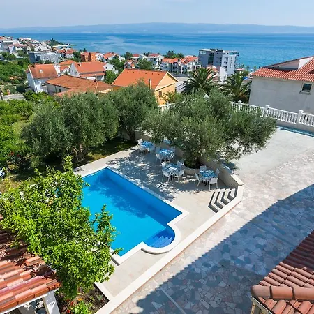 Apartman Tomasovic With Pool In Podstrana