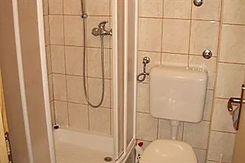 Apartman Tomasovic With Pool In Podstrana